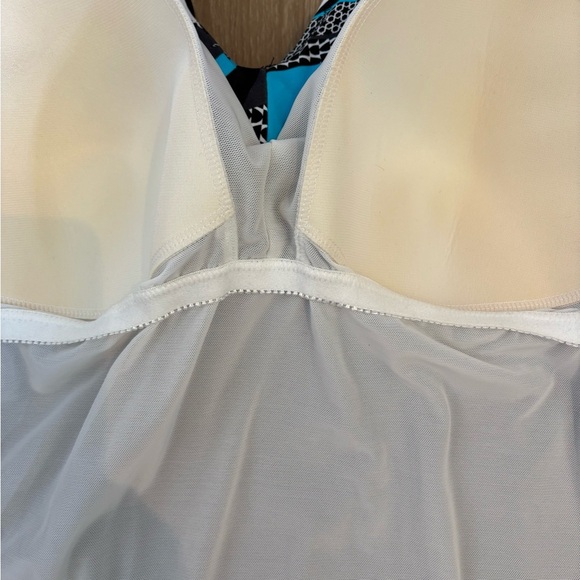 Sunmarin Womans 18 D Black and Blue One-Piece Swimsuit NWT - Picture 7 of 10